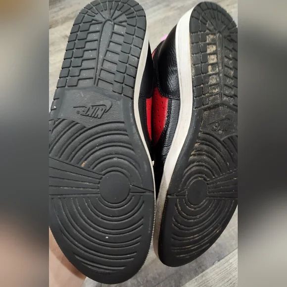 Nike Air Jordan Access Jumpman Black Red Sneakers Size 11.5 M AR3762-006 - Picture 8 of 8